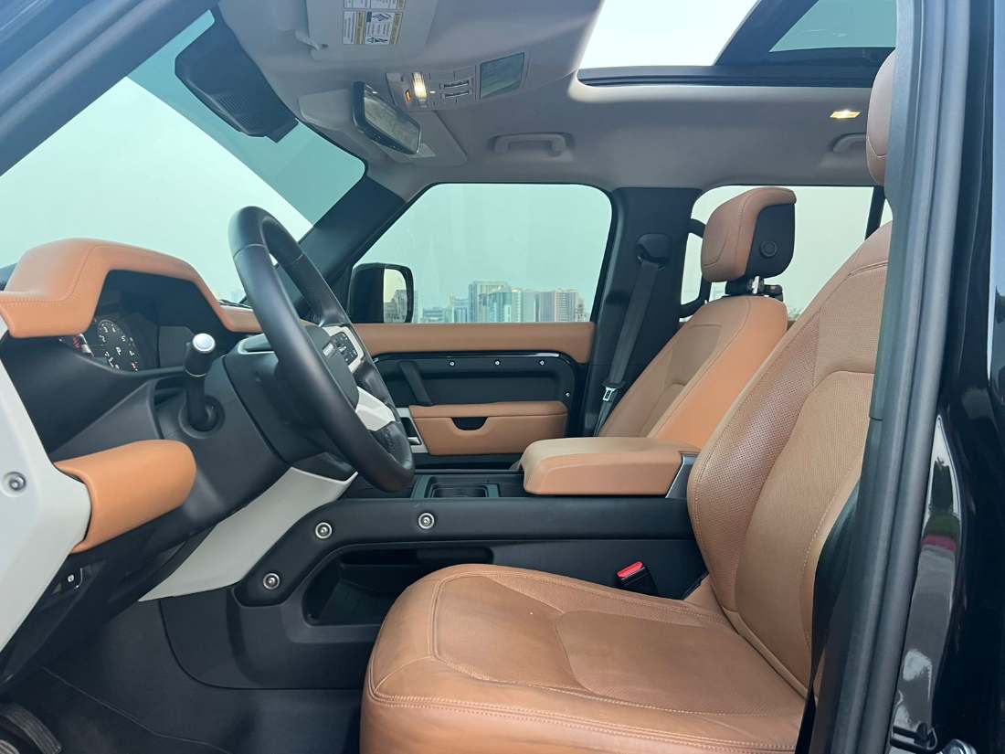 Land Rover Defender 2024